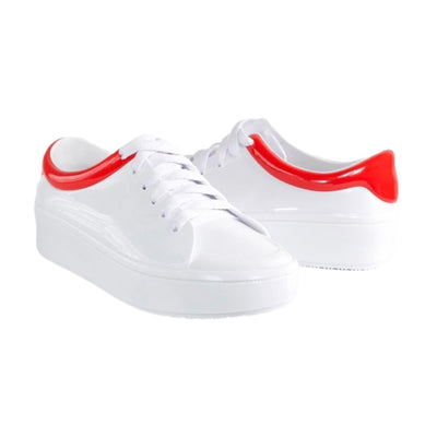 Sags tall sneaker/ White with red stripe